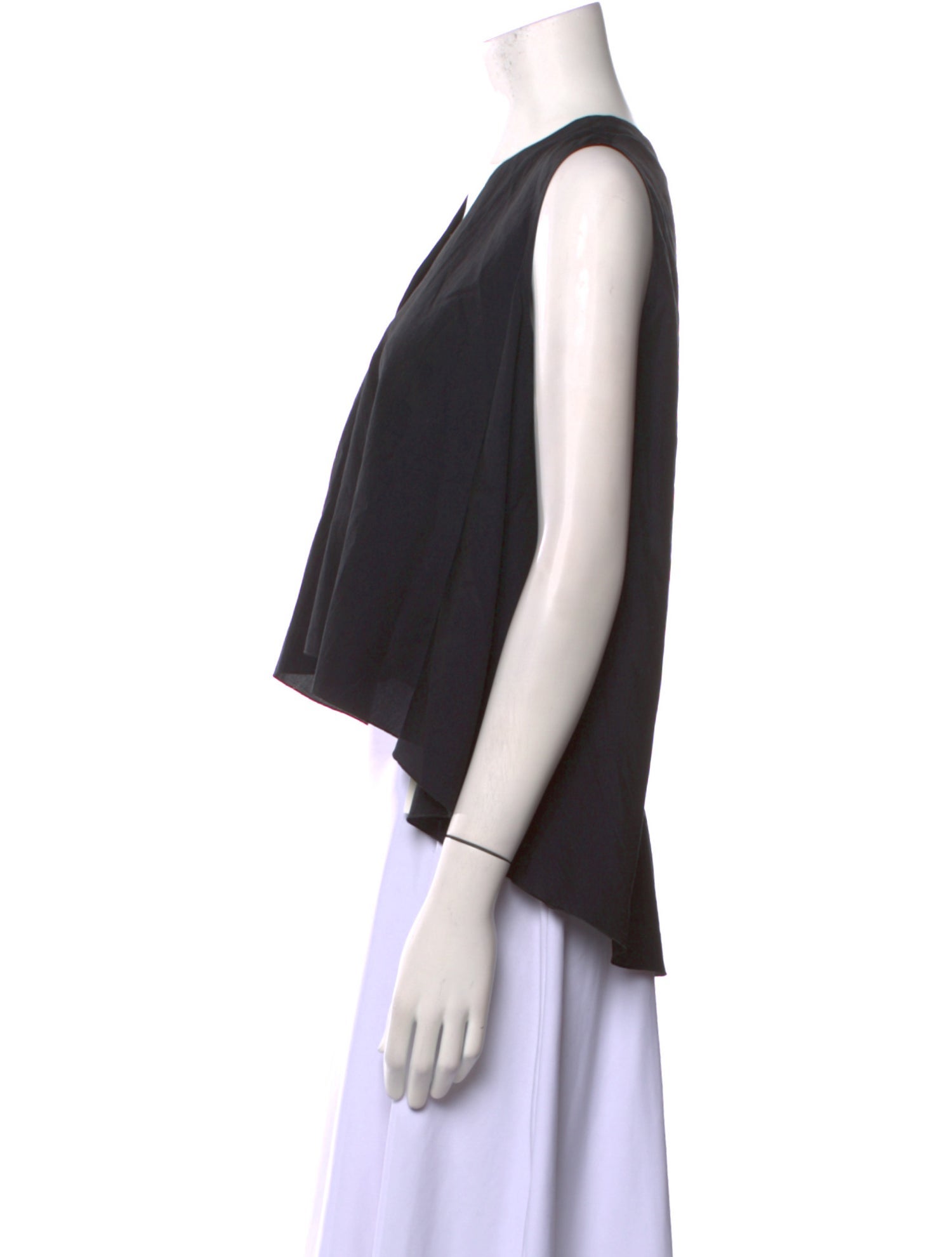 08Sircus V-Neck Sleeveless Crop Top