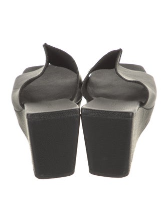 St. Agni Leather Slides