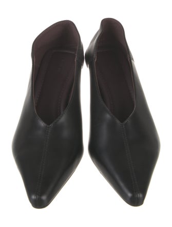 St. Agni Leather Pumps