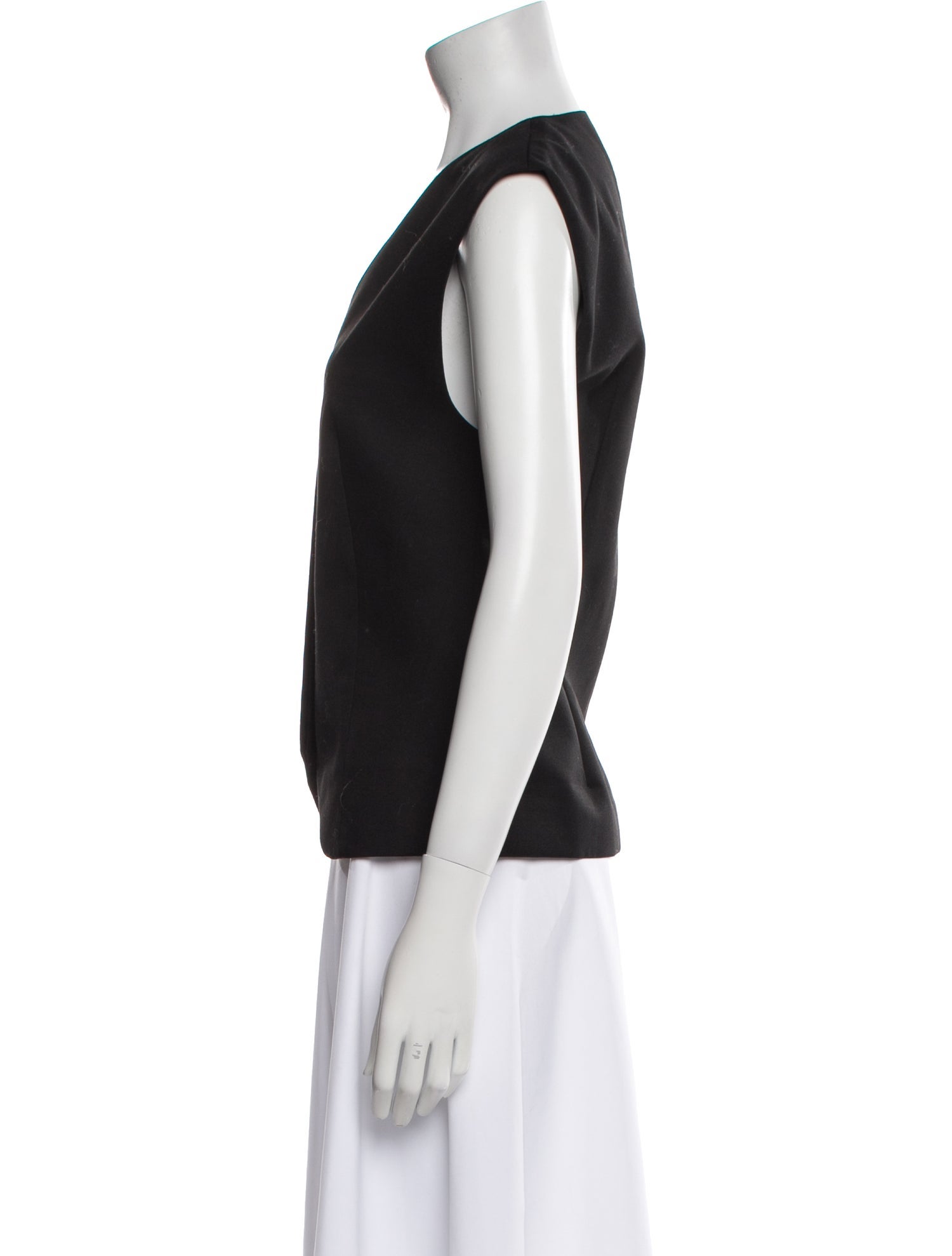 St. Agni V-Neck Sleeveless Top