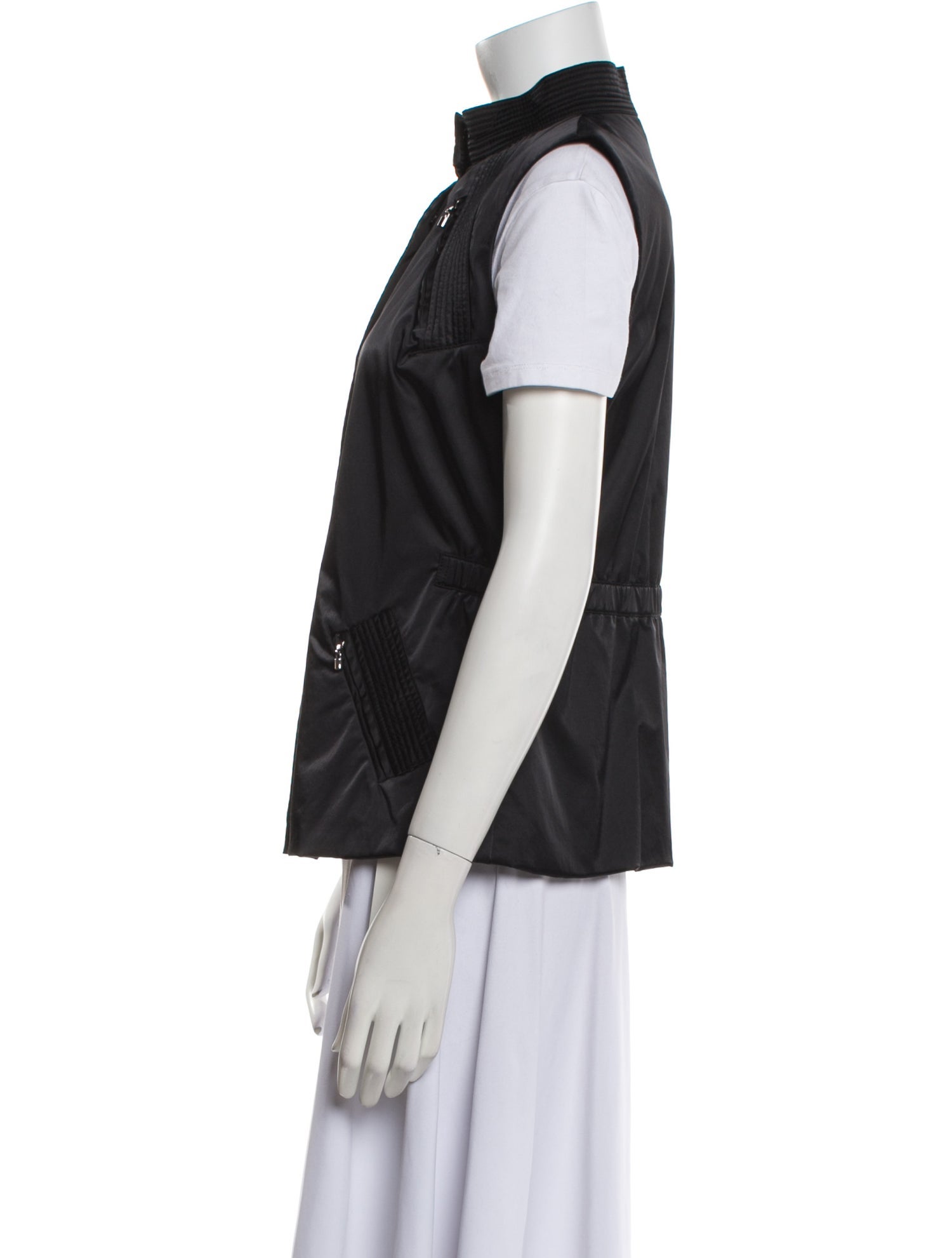 St. John Sport Vest