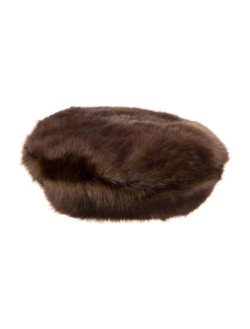 STAND STUDIO SOLENE FUR BERET