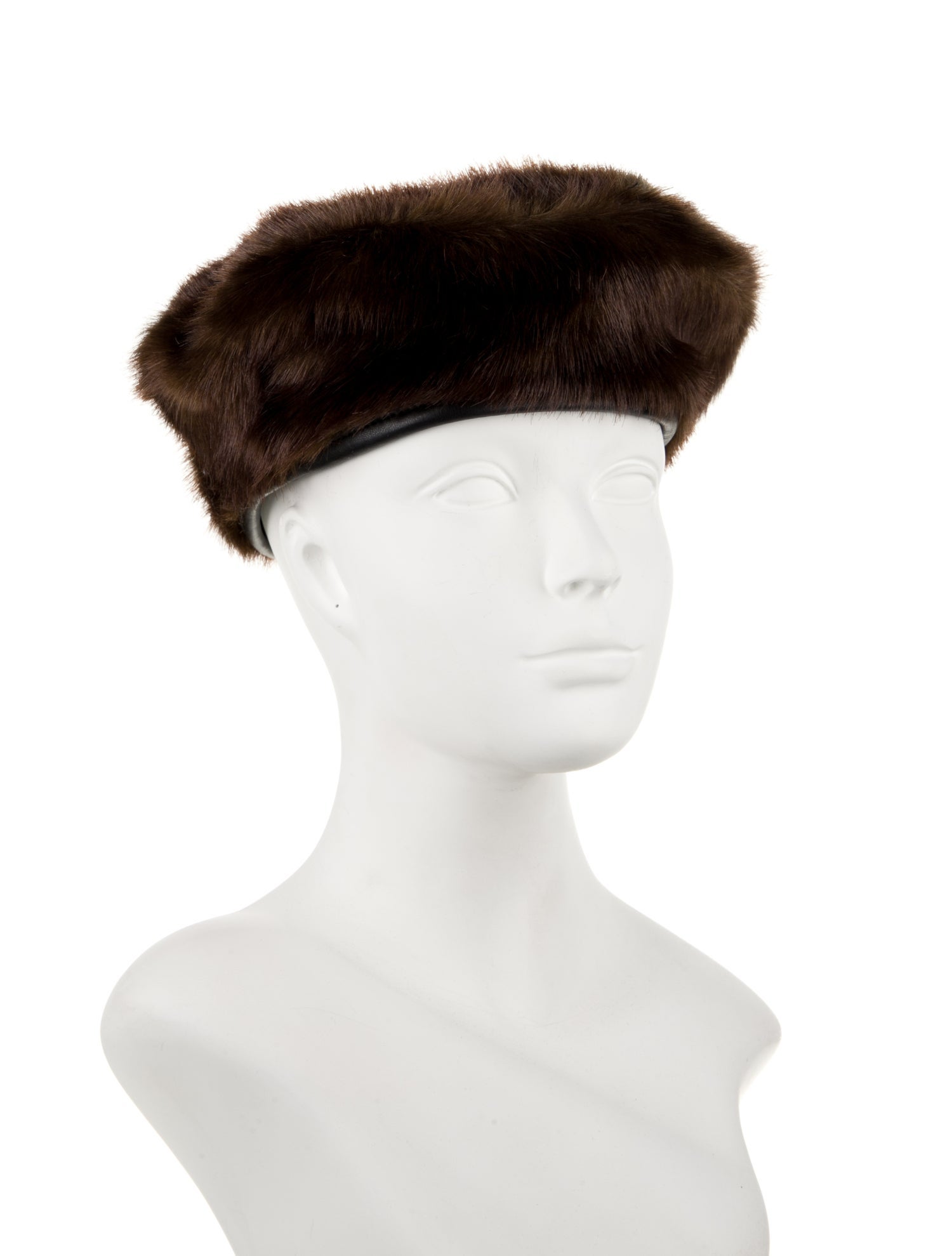 STAND STUDIO SOLENE FUR BERET