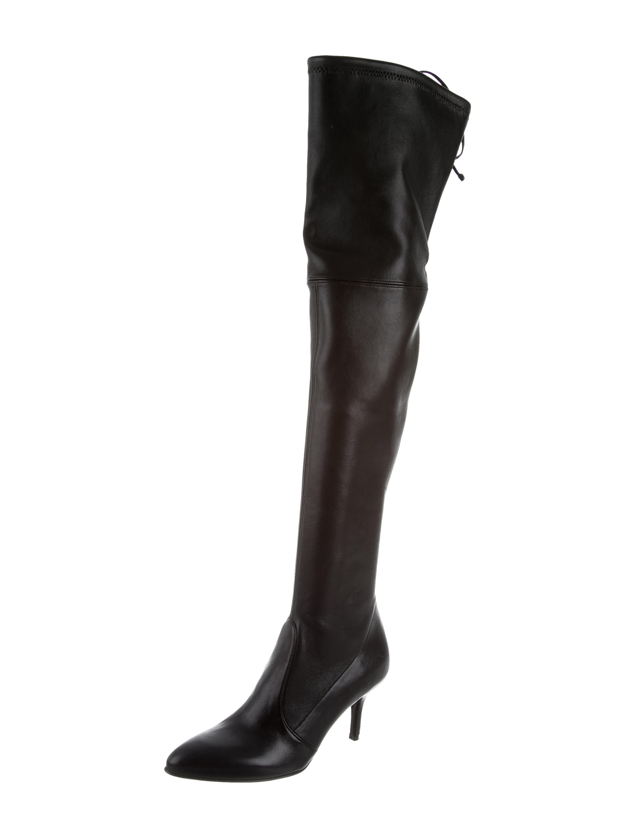 tiemodel stuart weitzman