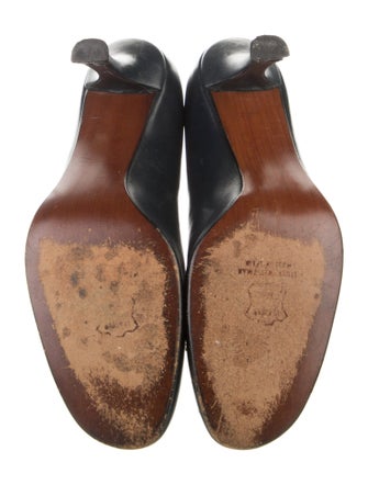 Stuart Weitzman Leather Bow Accents Pumps