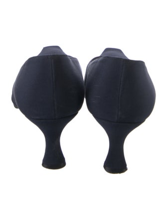 Stuart Weitzman Pumps