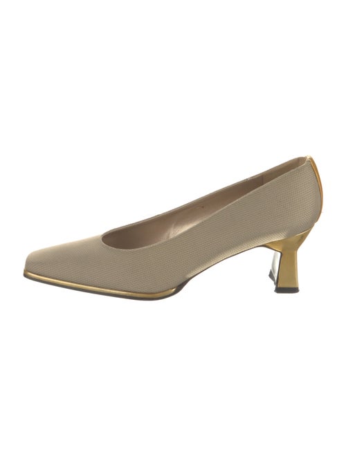 Stuart Weitzman Pumps