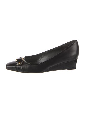 Stuart Weitzman Leather Chain-Link Accents Ballet Flats