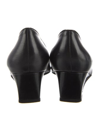 Stuart Weitzman Leather Chain-Link Accents Ballet Flats