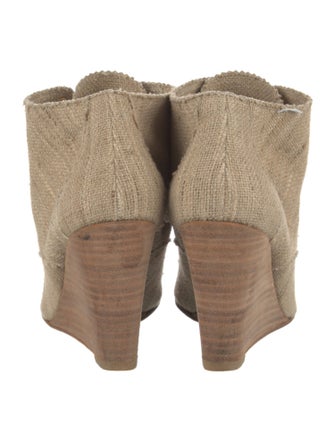 Stuart Weitzman Wool Pumps