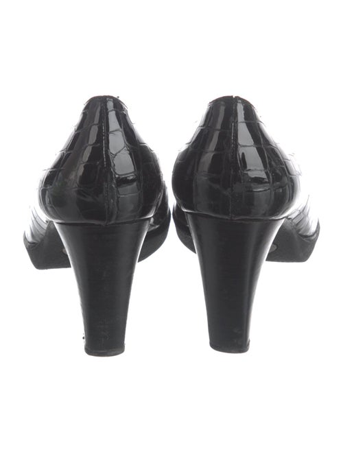 Stuart Weitzman Embossed Leather Pumps