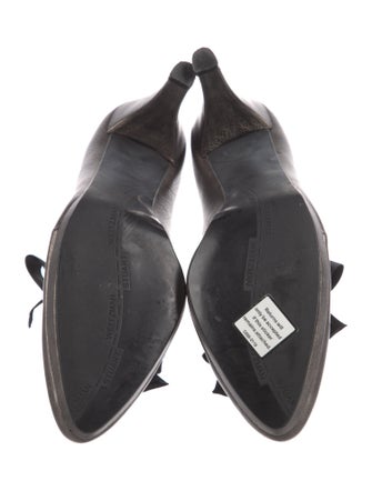 Stuart Weitzman Leather Bow Accents Pumps