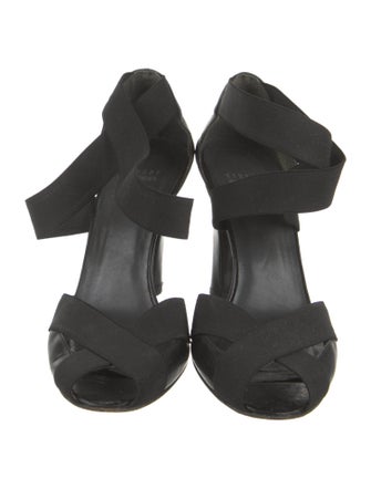 Stuart Weitzman Pumps