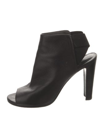 Stuart Weitzman Leather Sandals