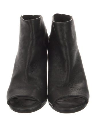 Stuart Weitzman Leather Sandals