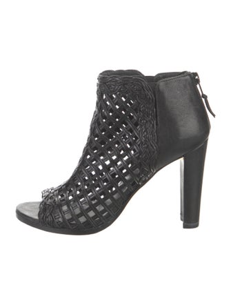 Stuart Weitzman Leather Cutout Accent Sandals