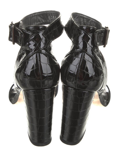 Stuart Weitzman Patent Leather Cutout Accent Sandals