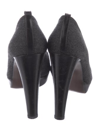 Stuart Weitzman Pumps