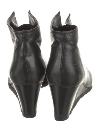 Stuart Weitzman Leather Boots