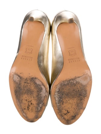 Stuart Weitzman Leather Pumps