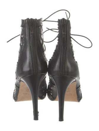 Stuart Weitzman Leather Patterned Pumps