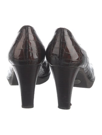 Stuart Weitzman Embossed Leather Pumps