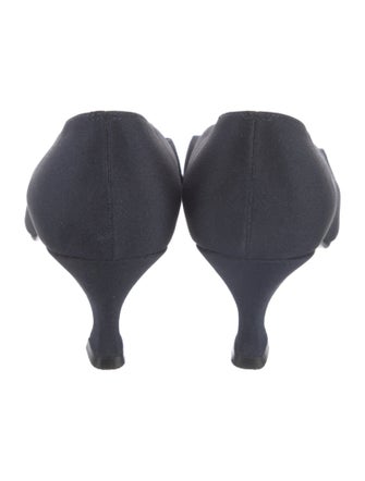 Stuart Weitzman Pumps