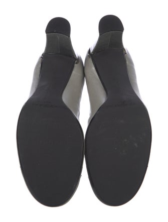 Stuart Weitzman Leather Bow Accents Pumps