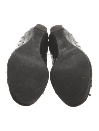 Stuart Weitzman Patent Leather Bow Accents Ballet Flats