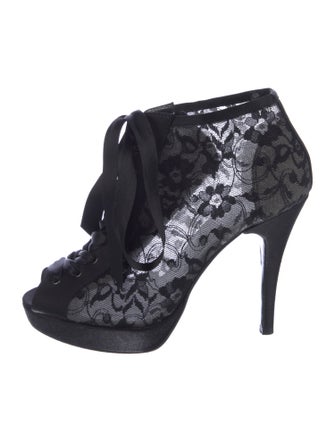 Stuart Weitzman Lace Lace Pattern Pumps