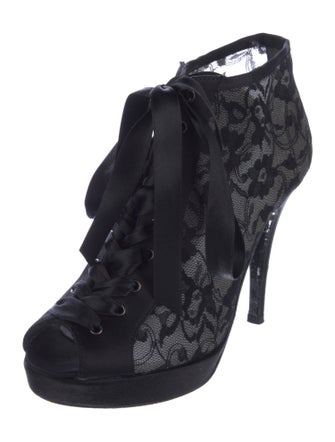 Stuart Weitzman Lace Lace Pattern Pumps