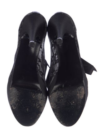 Stuart Weitzman Lace Lace Pattern Pumps