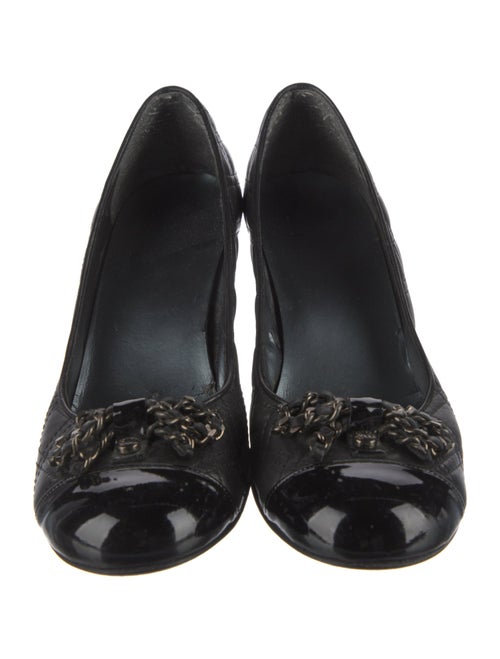 Stuart Weitzman Leather Chain-Link Accents Pumps