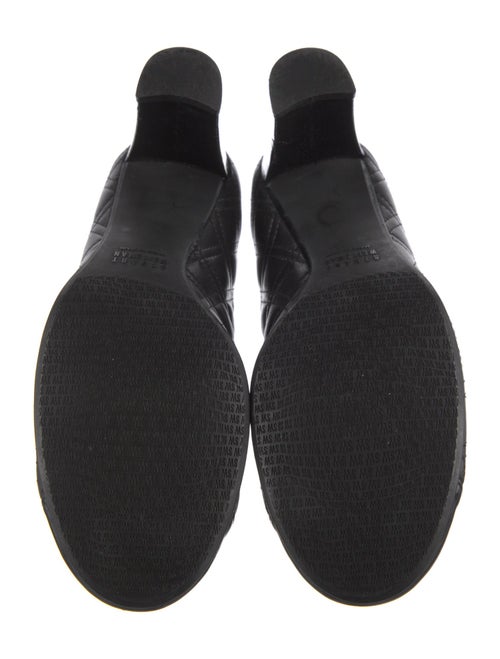 Stuart Weitzman Leather Chain-Link Accents Pumps