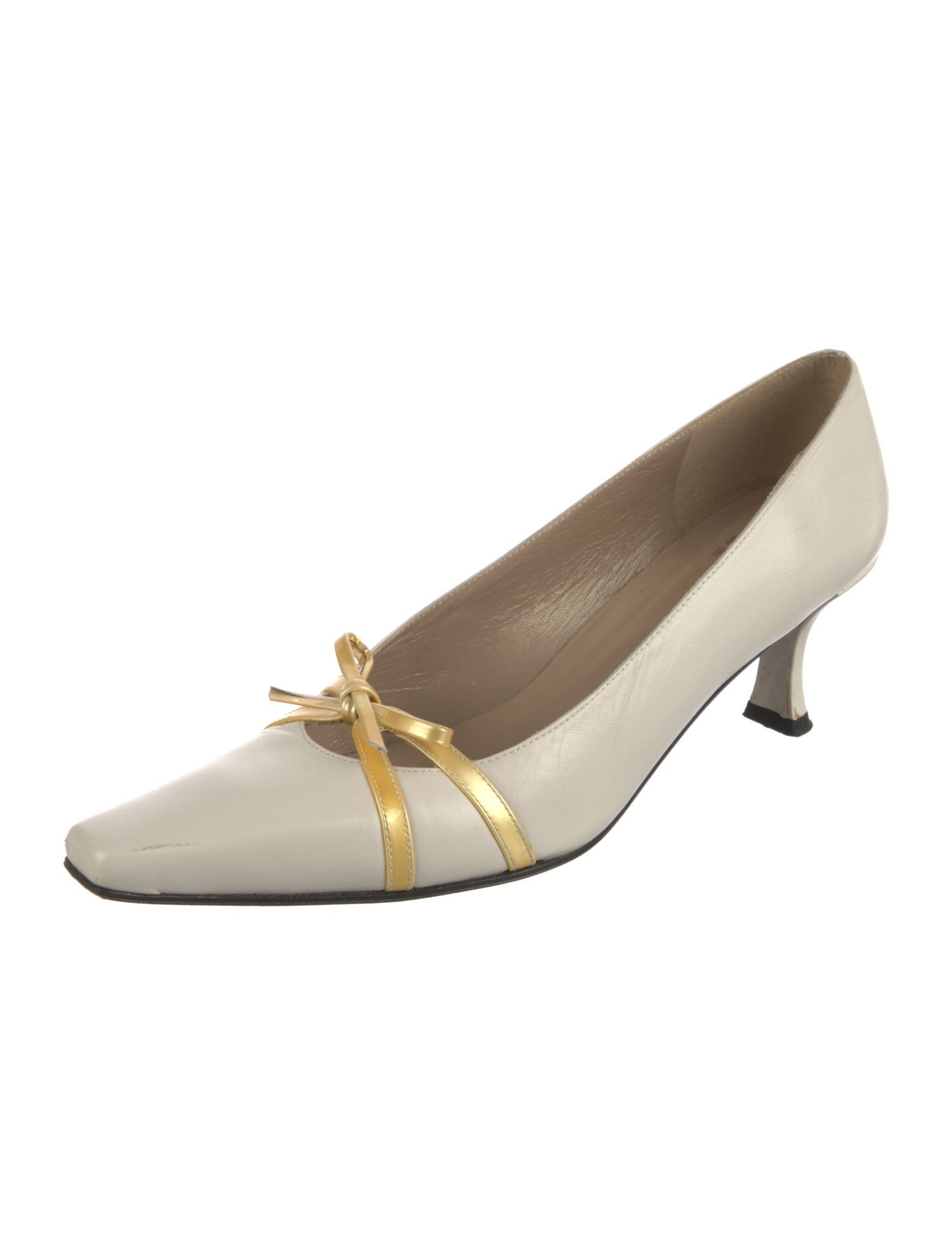 Stuart Weitzman Leather Bow Accents Pumps