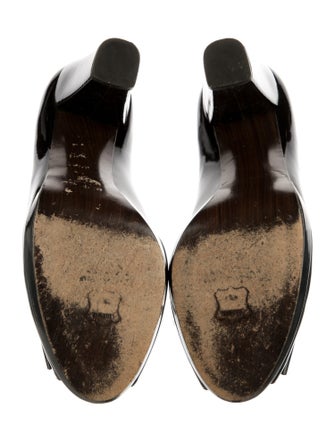 Stuart Weitzman Patent Leather Bow Accents Pumps