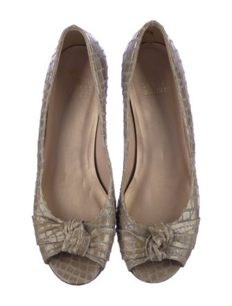 Stuart Weitzman Embossed Leather Pumps
