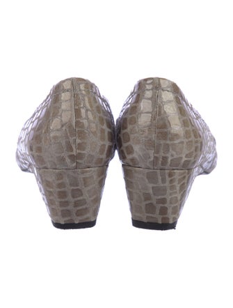 Stuart Weitzman Embossed Leather Pumps