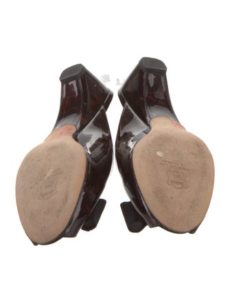 Stuart Weitzman Patent Leather Bow Accents Slides