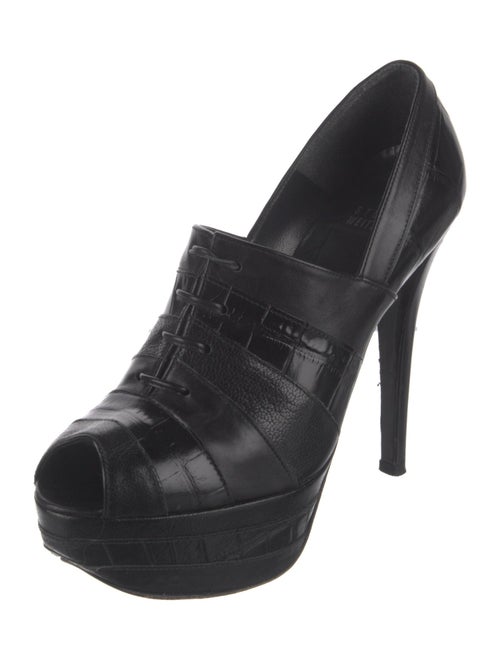 Stuart Weitzman Leather Pumps