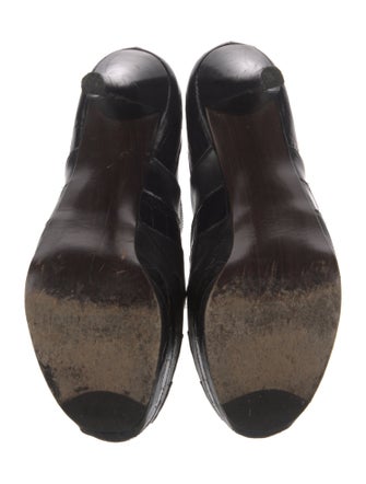 Stuart Weitzman Leather Pumps