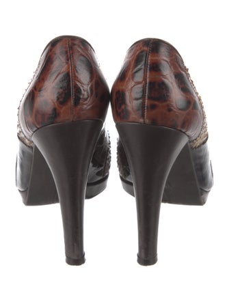 Stuart Weitzman Leather Printed Pumps