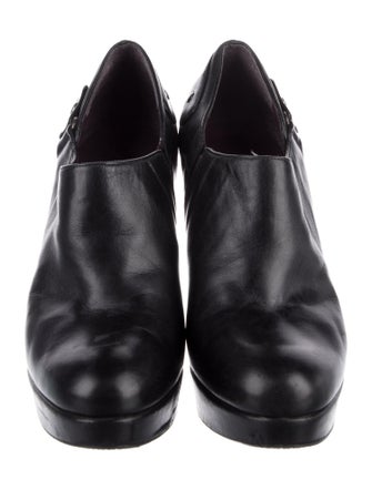 Stuart Weitzman Leather Pumps