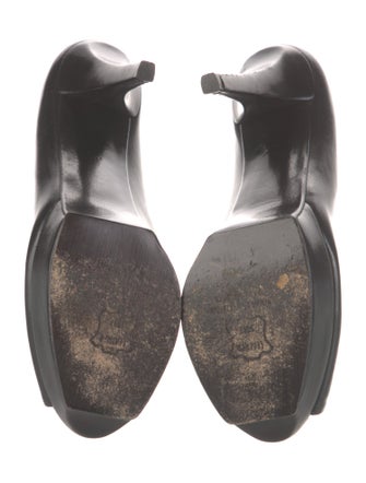 Stuart Weitzman Leather Pumps