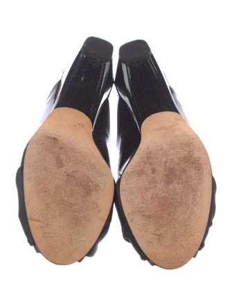 Stuart Weitzman Patent Leather Bow Accents Slides