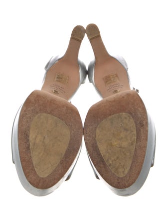 Stuart Weitzman Leather Keyhole Accent Sandals