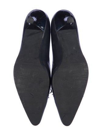 Stuart Weitzman Leather Bow Accents Pumps