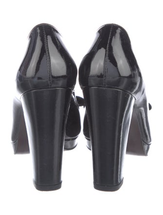 Stuart Weitzman Patent Leather Bow Accents Pumps