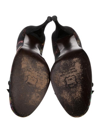 Stuart Weitzman Floral Print Bow Accents Pumps