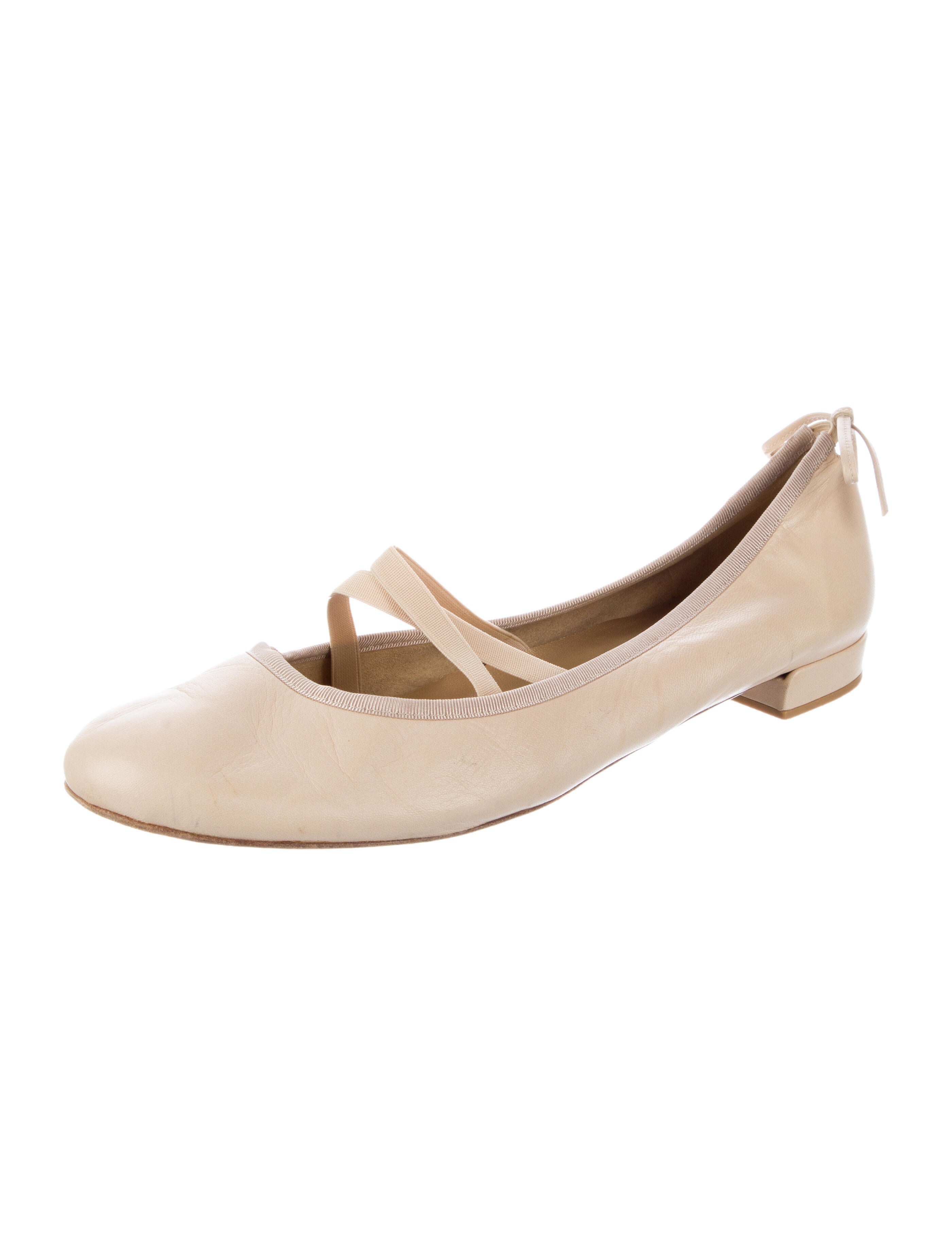 Stuart Weitzman Leather Bow Accents Ballet Flats